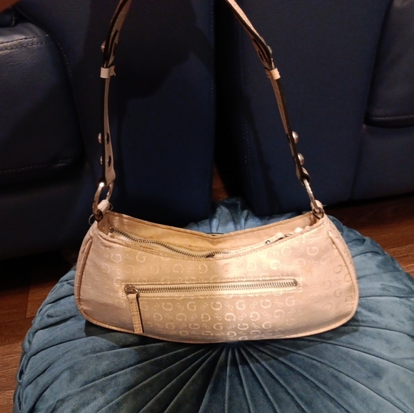 Vintage Y2k Guess Cream Shoulder Bag with Gold Accents With Small Wallet - Picture 8 of 10